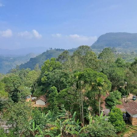 The " Onex Paradise " Ella Luaran gambar